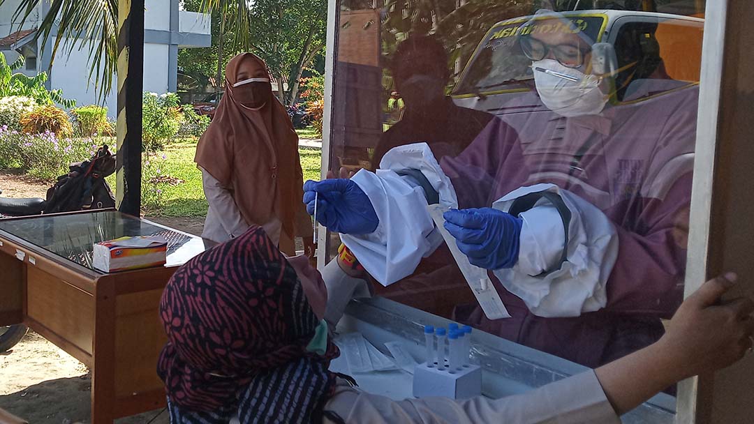 Tes Swab Antigen Berkala Pegawai Loka Litbangkes Pangandaran