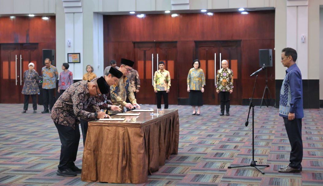 Menteri Budi Lantik 8 Eselon II dan 26 Direksi Rumah Sakit